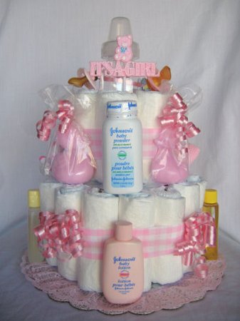 baby-essentials-diaper-cake