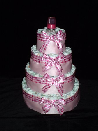 pink_polkadot_diaper_cake_ykld